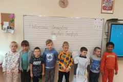 received_2439346109560891