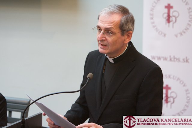 Abp Zvolenský: Władza ograniczyła wolność religijną